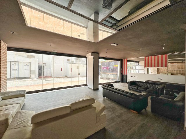 Commercieel in Puerto Banús