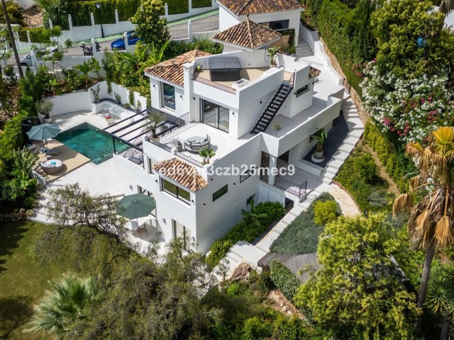 5 Schlafzimmer Villa in Nueva Andalucía
