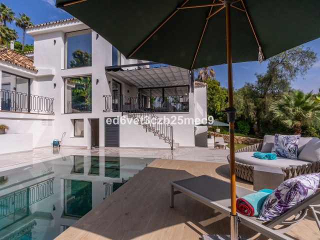 5 Schlafzimmer Villa in Nueva Andalucía