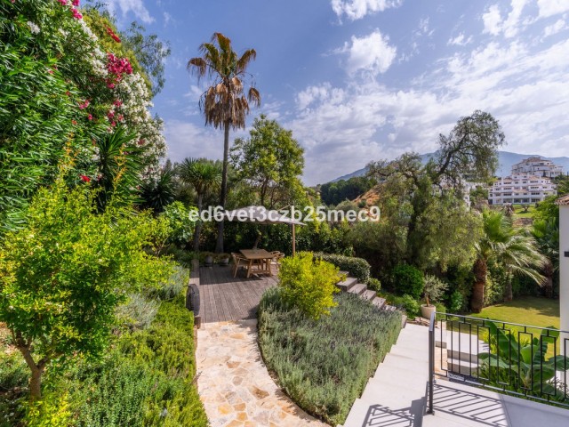 5 Schlafzimmer Villa in Nueva Andalucía