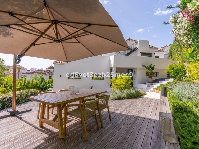 5 Schlafzimmer Villa in Nueva Andalucía
