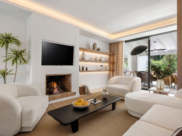 4 Schlafzimmer Reihenhaus in Nueva Andalucía