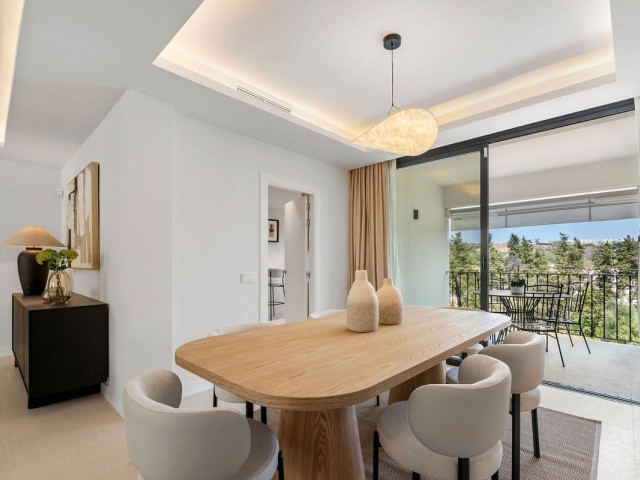 4 Schlafzimmer Reihenhaus in Nueva Andalucía