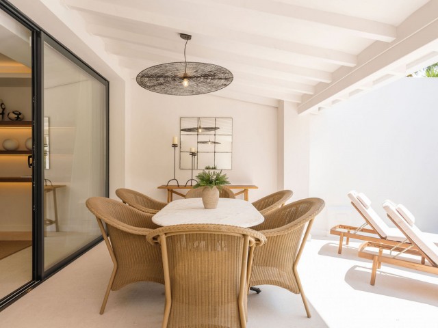 4 Schlafzimmer Reihenhaus in Nueva Andalucía
