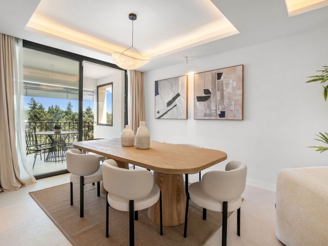 4 Schlafzimmer Reihenhaus in Nueva Andalucía