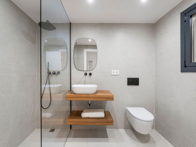 4 Schlafzimmer Reihenhaus in Nueva Andalucía