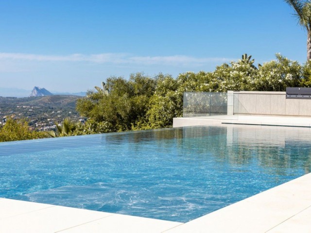 6 Soveroms Villa i Sotogrande