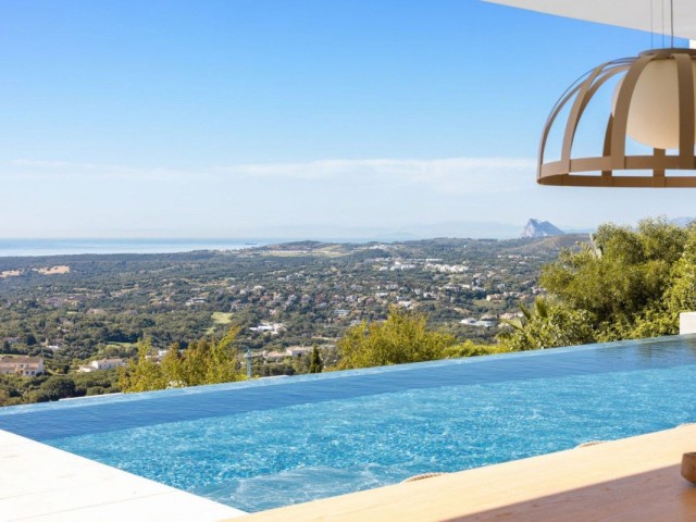 6 Soveroms Villa i Sotogrande