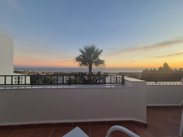 4 Bedrooms Apartment in Calahonda