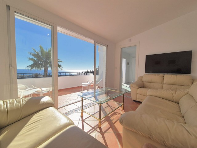 4 Bedrooms Apartment in Calahonda
