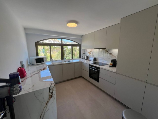 4 Bedrooms Apartment in Calahonda