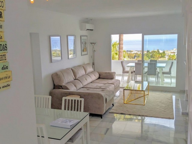 4 Bedrooms Apartment in Calahonda