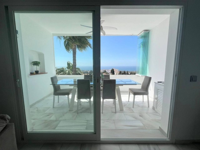 4 Bedrooms Apartment in Calahonda