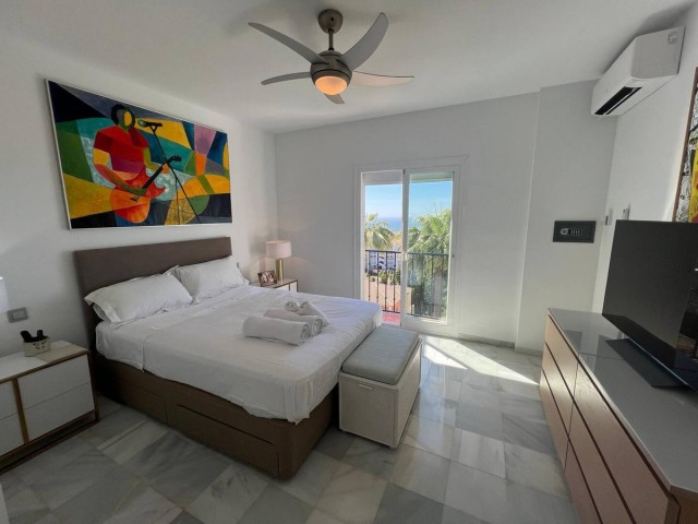 4 Bedrooms Apartment in Calahonda