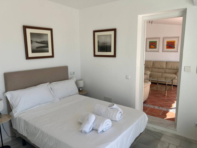 4 Bedrooms Apartment in Calahonda