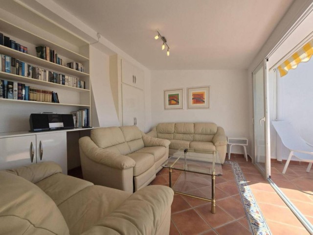 4 Bedrooms Apartment in Calahonda