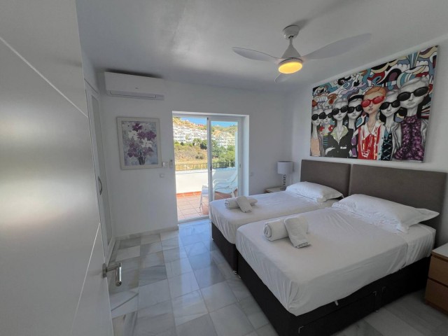 4 Bedrooms Apartment in Calahonda