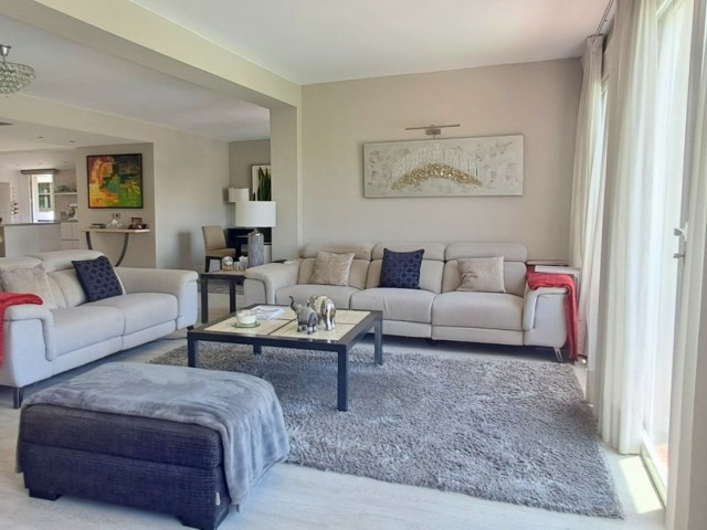Villa avec 6 Chambres  à Marbella