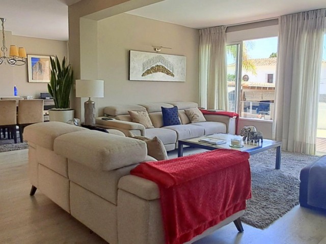 Villa avec 6 Chambres  à Marbella