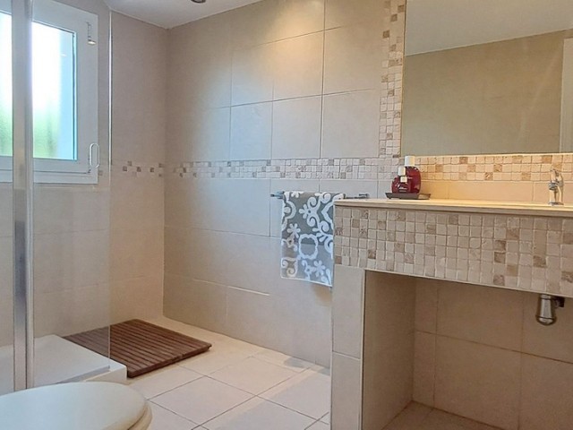 Villa avec 6 Chambres  à Marbella