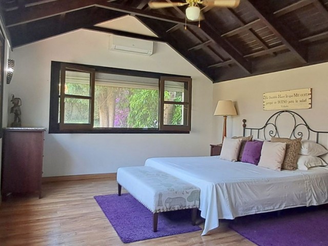 Villa avec 6 Chambres  à Marbella
