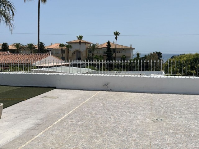 3 Sovrums Villa i Estepona