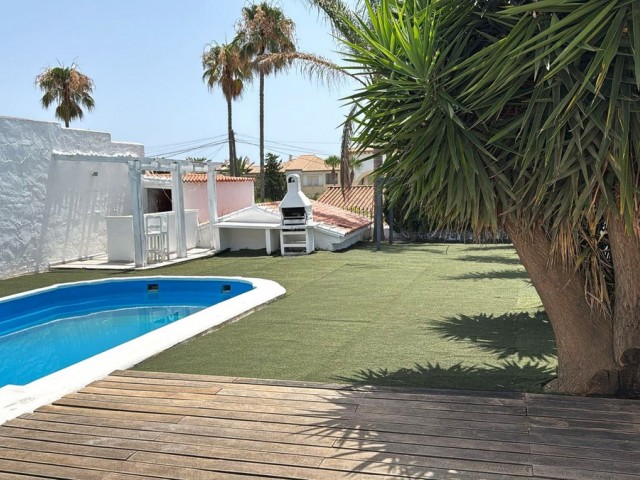 3 Sovrums Villa i Estepona