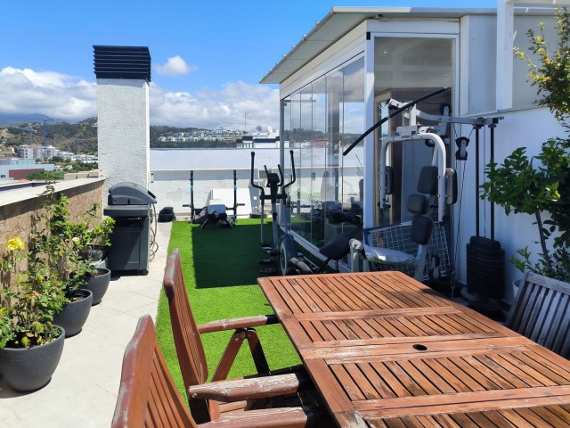 Penthouse avec 3 Chambres  à Estepona