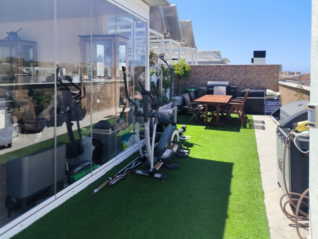 Penthouse avec 3 Chambres  à Estepona