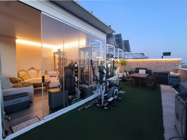 Penthouse avec 3 Chambres  à Estepona