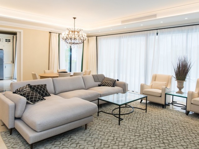 6 Schlafzimmer Villa in Los Flamingos