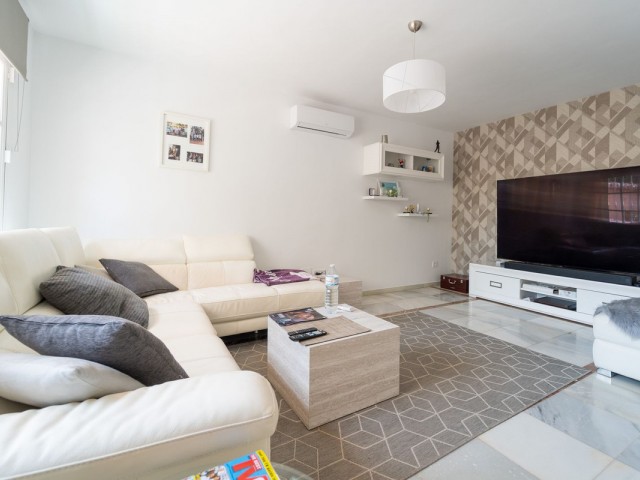 Villa con 4 Dormitorios  en Fuengirola