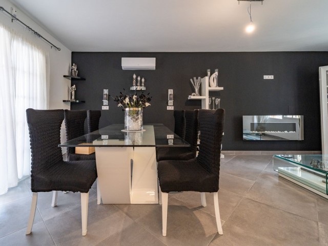 Villa con 4 Dormitorios  en Fuengirola