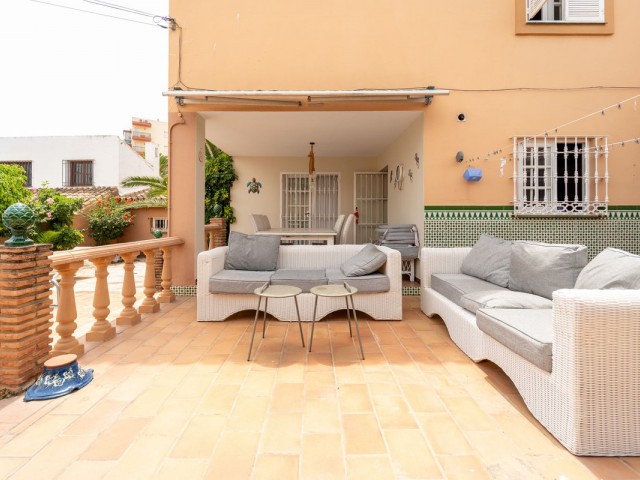 Villa con 4 Dormitorios  en Fuengirola