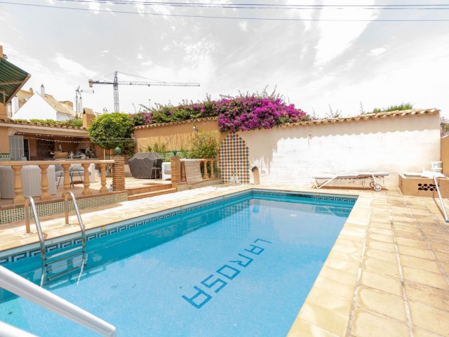 Villa con 4 Dormitorios  en Fuengirola