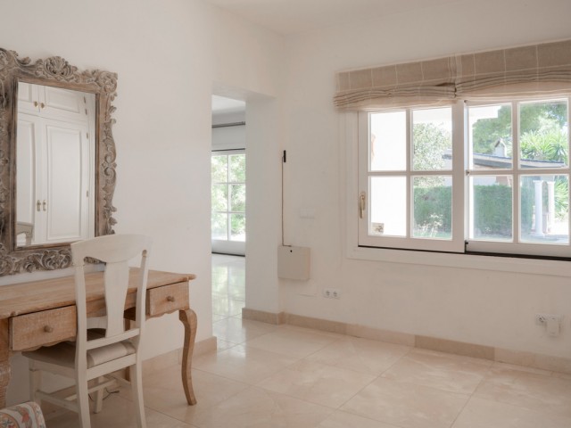 4 Sovrums Villa i Estepona