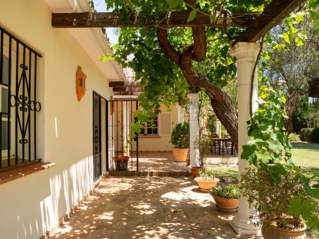 4 Sovrums Villa i Estepona