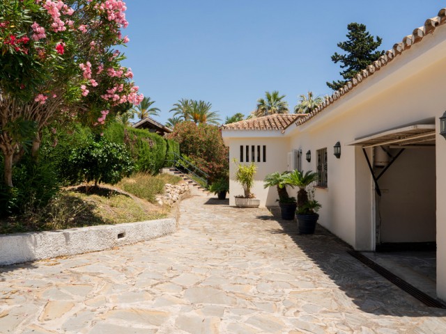 4 Sovrums Villa i Estepona