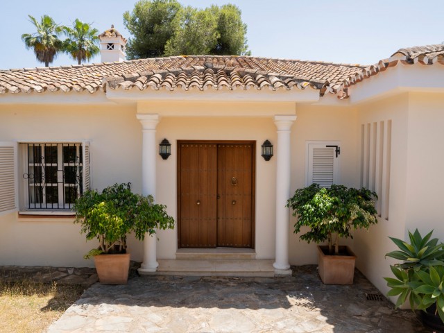 4 Sovrums Villa i Estepona