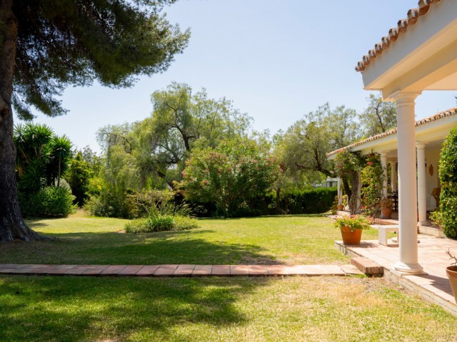 4 Sovrums Villa i Estepona
