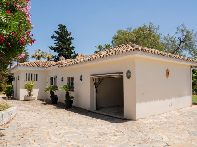 4 Sovrums Villa i Estepona
