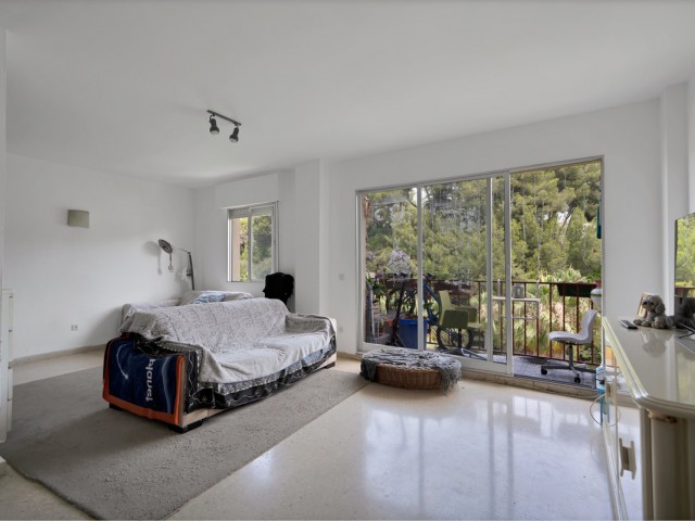 Apartamento con 3 Dormitorios  en Marbella