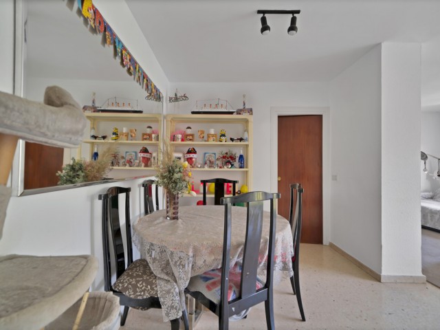 Apartamento con 3 Dormitorios  en Marbella