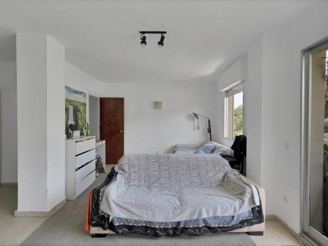 Apartamento con 3 Dormitorios  en Marbella