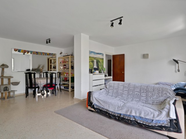 Apartamento con 3 Dormitorios  en Marbella