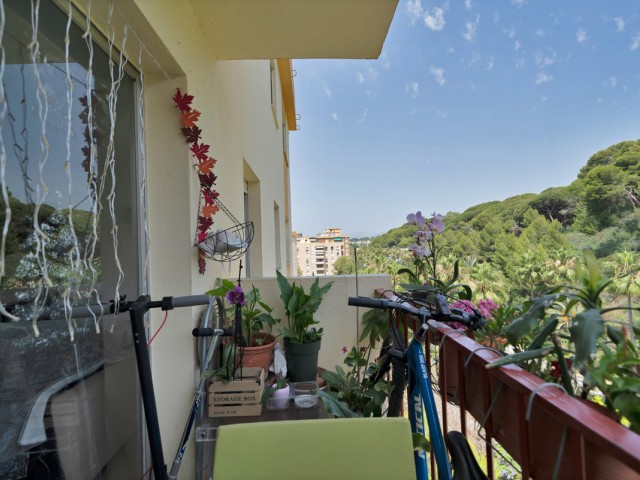 Apartamento con 3 Dormitorios  en Marbella