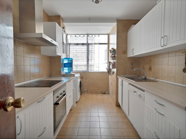 Apartamento con 3 Dormitorios  en Marbella