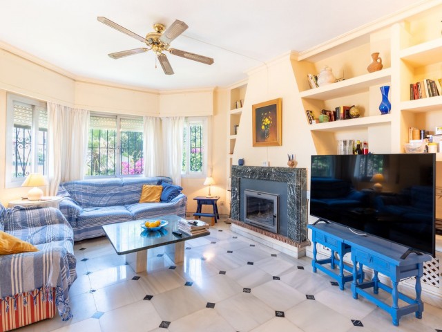 6 Slaapkamer Villa in Nueva Andalucía