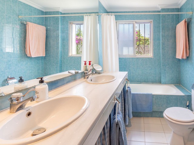 6 Slaapkamer Villa in Nueva Andalucía