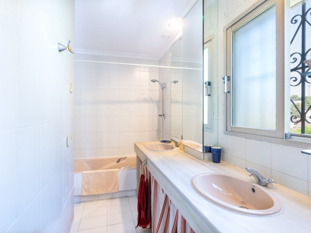 6 Slaapkamer Villa in Nueva Andalucía